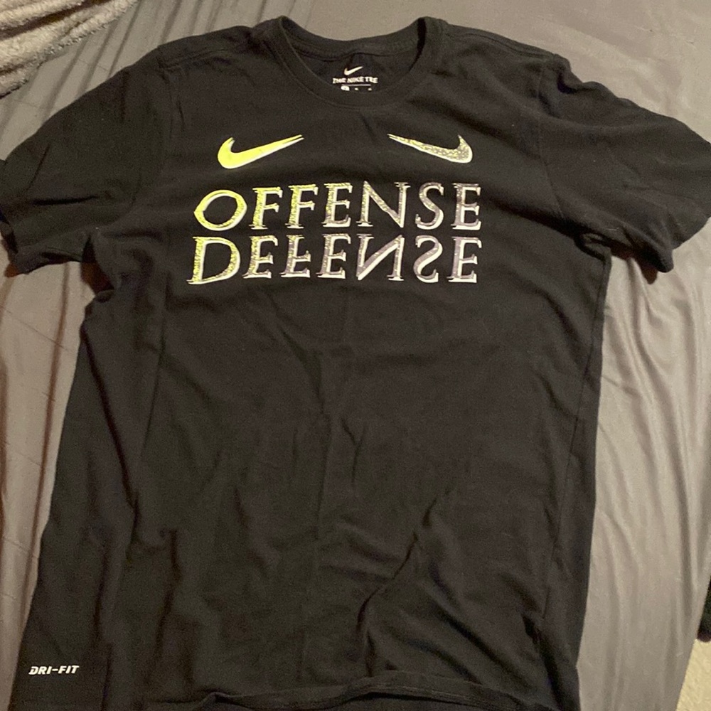 Nike football Tee / Size Medium